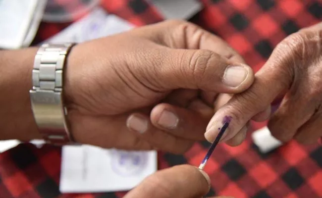 People  Not Vote On  Election In Warangal Urban - Sakshi