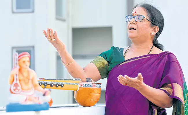 Classical music therapy says Dr. Meenakshi Ravi of Karnataka - Sakshi