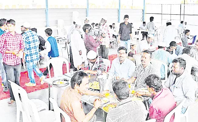 Marriage of dinner for lunches for married sons relatives - Sakshi