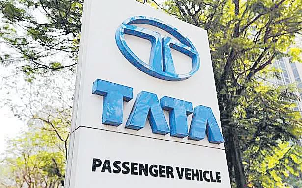 Tata Motors Shares Plunge Most in 26 years After Record Loss - Sakshi