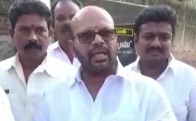 TDP MLA SVSN Varma Faces Farmers Protest At Election Campaign In Pithapuram - Sakshi