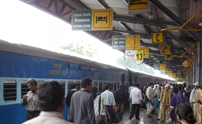 Hampi train delay: Over 500 students miss NEET exam in Karnataka - Sakshi