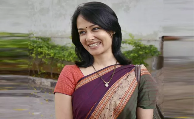 Akkineni Amala Attend Bengali Film Festival - Sakshi