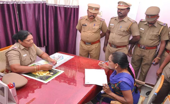 Nalini Attemd Police Station After Perol Tamil Nadu - Sakshi