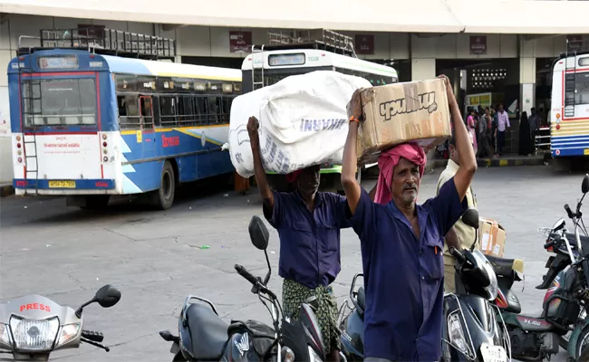 Hardships Hamali Workers Tirupati Bustand - Sakshi