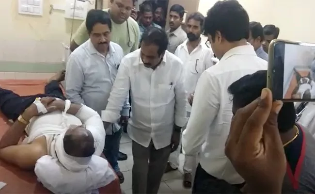 Godavari Boat Accident: Ministers Consoles Victims In Rampachodavaram Hospital - Sakshi