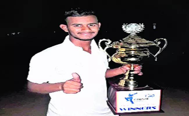 Young Cricketer Suicide In Kurnool - Sakshi