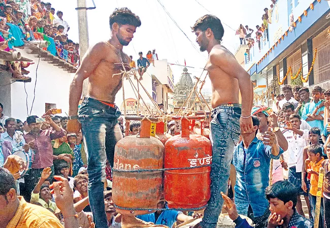 Dasara Celebrations in Yemmiganur - Sakshi