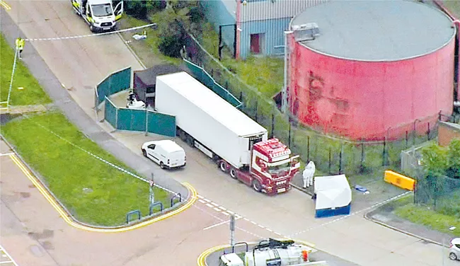 British police find 39 bodies in truck container in Essex - Sakshi
