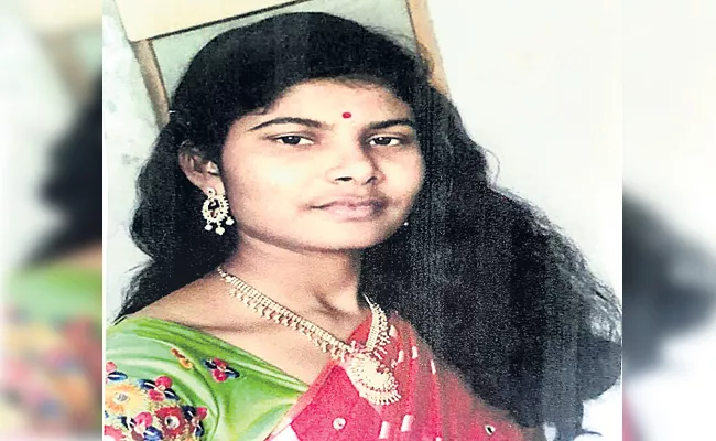 Young Woman Missing From Hostel In Himayat Nagar - Sakshi