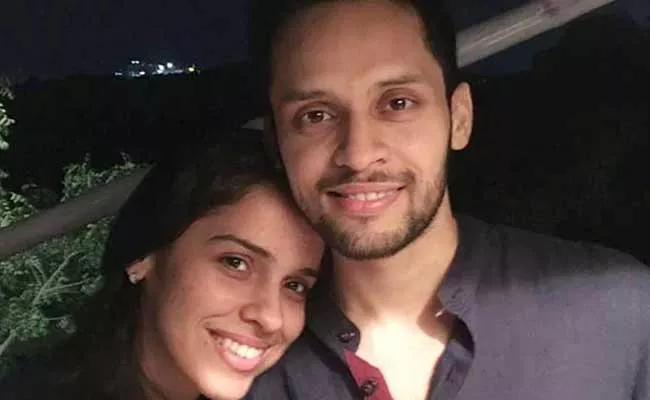 Parupalli Kashyap Wishes For Wife Saina Nehwal On First Anniversary - Sakshi