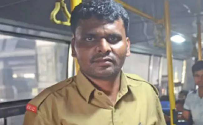 Karnataka Bus Conductor Madhu Pass Civils Coaching in Youtube - Sakshi