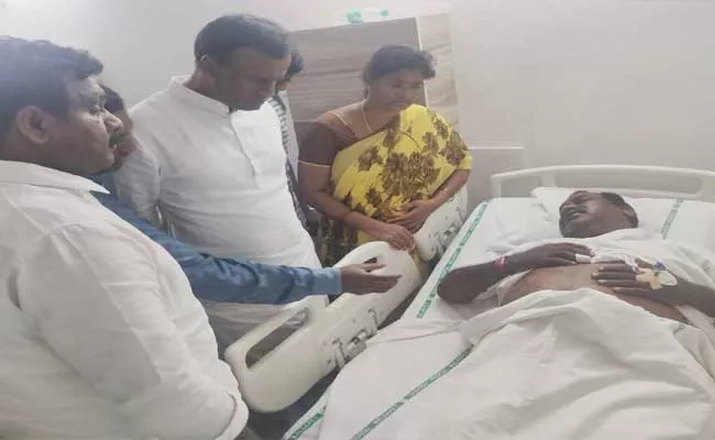 Opposite Party Workers Attacked On Congress Leader - Sakshi