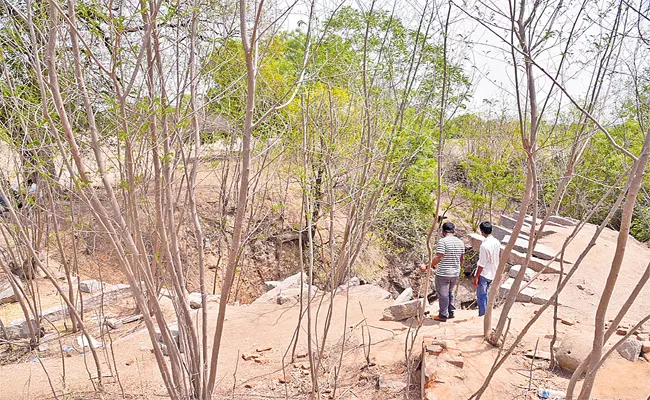 Hajipur Murder Case: Hajipur Village Have No Transport Facility In Nalgonda - Sakshi