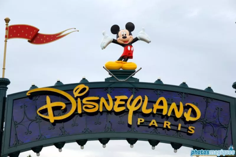 Disney To Close Theme Parks In California - Sakshi