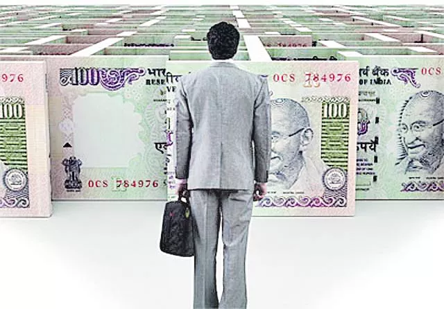 Urban India continues to feel financially insecure - Sakshi