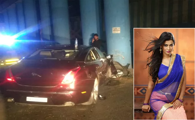 Actress Sharmila Mandre injured in car accident - Sakshi