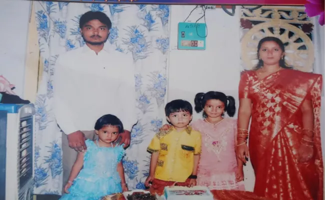 Son End Lives With Mother Deceased in Vijayawada - Sakshi