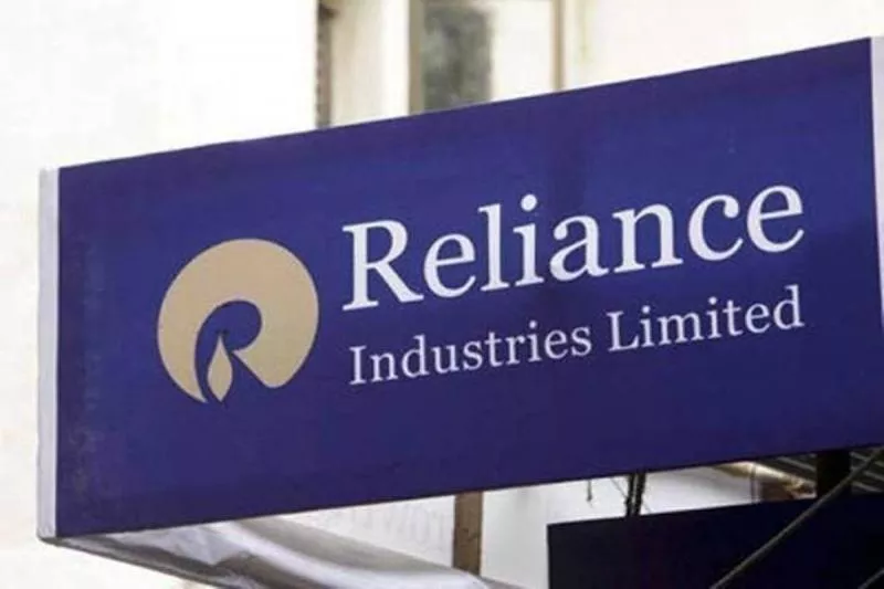reliance share hit all time high - Sakshi