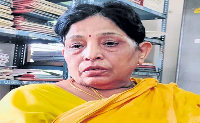 Fake IAS Officer Vijaya Lakshmi arrested  - Sakshi