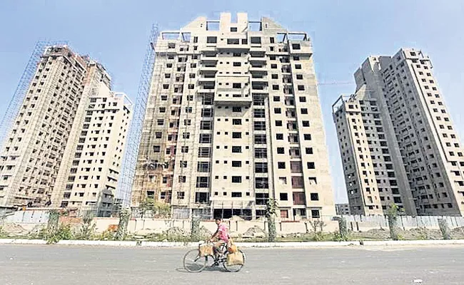Real estate sentiment hits all-time low in  COVID-19 - Sakshi
