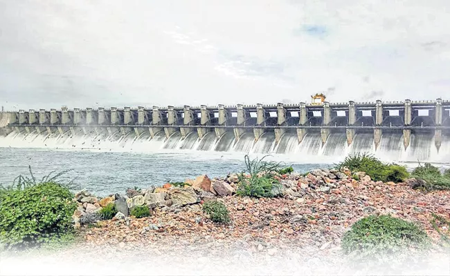Almatti Dam gates was lifted - Sakshi