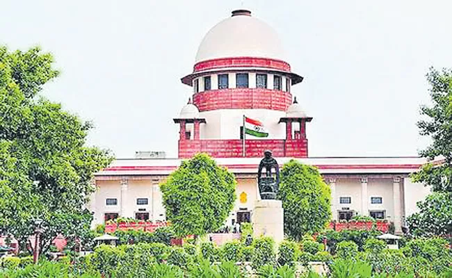 Supreme Court Adjourns Hearing in Loan Moratorium Case - Sakshi