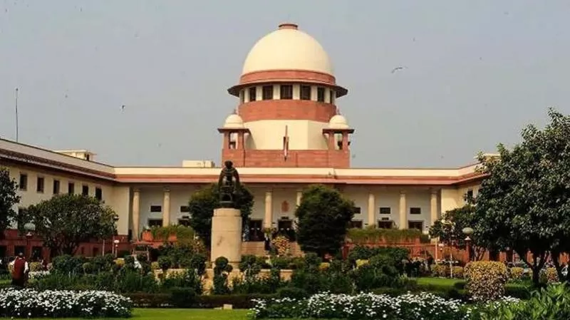 Supreme Court Allahabad High Court to Monitor CBI Probe Into Hathras Case - Sakshi
