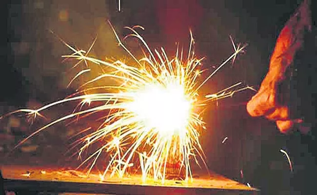 Diwali: Fire Crackers Pollution Has Come Down Compared To Last Year - Sakshi