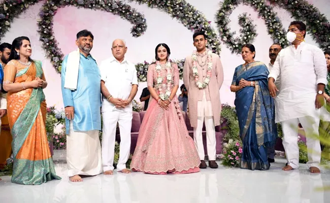  Engagement ceremony of Congress leader Shivakumardaughter Aishwarya, Amartya Hegde - Sakshi
