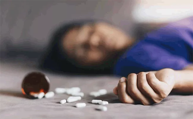 A Young woman Commits Suicide After Her Lover Refuses To Marry her - Sakshi
