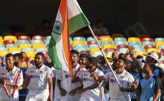 Pakistani Cricket Fans Applauds India Win Against Australia at Gabba - Sakshi