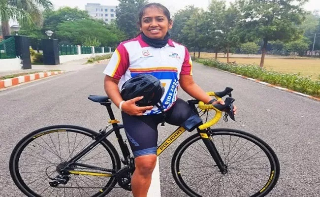 Madhya Pradesh Tanya Dhag CycleD 3800 Kilometers In 43 Days - Sakshi
