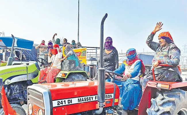 Women Farmers Practicing Tractors For Protest Against To New Agriculture Laws - Sakshi