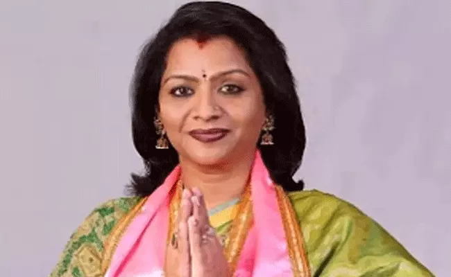 GHMC New Mayor Gadwala Vijayalakshmi Abandoned US Citizenship - Sakshi