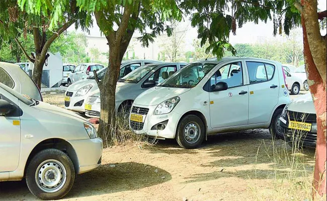 Cab Services In Hyderabad Are Gradually Declining - Sakshi