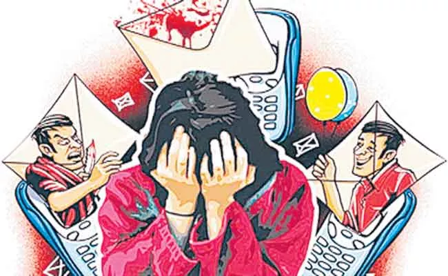 Womens Traped By Online Job Fraud People In Hyderabad - Sakshi