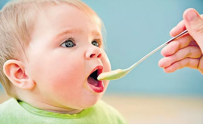 Health Tips To Born Baby About 4 to 6 Months Giving Solid Food - Sakshi