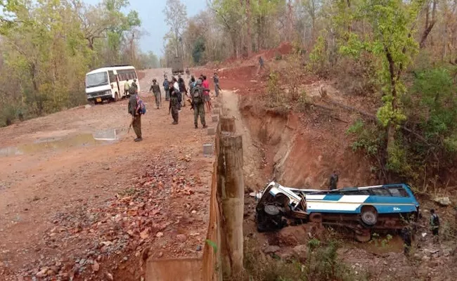Five Police Personnel Killed In IED Blast By Maoists In Chhattisgarh - Sakshi