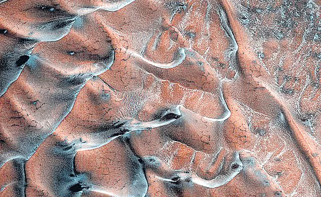 Mars Recognition Orbiter Shocking Picture of Icy Sand Dunes on Mars - Sakshi