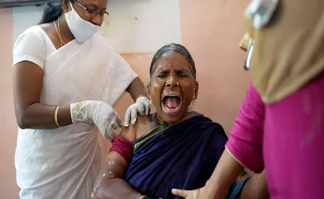 Bigg Boss 4 Telugu: Gangavva Receives Covid Vaccine - Sakshi
