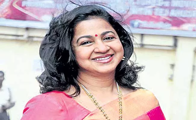 Radikaa Sarathkumar gets COVID-19 vaccination - Sakshi