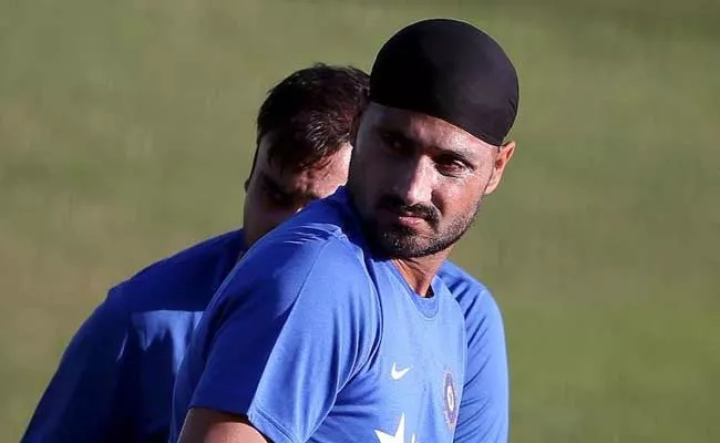 IPL 2021: Harbhajan Singh Become Crucial For KKR In Crunch Situations - Sakshi