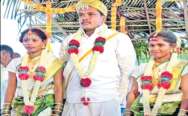 2 Sisters Marry Same Man At Wedding Ceremony In Karnataka - Sakshi
