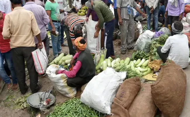 Wholesale inflation hits a record high - Sakshi