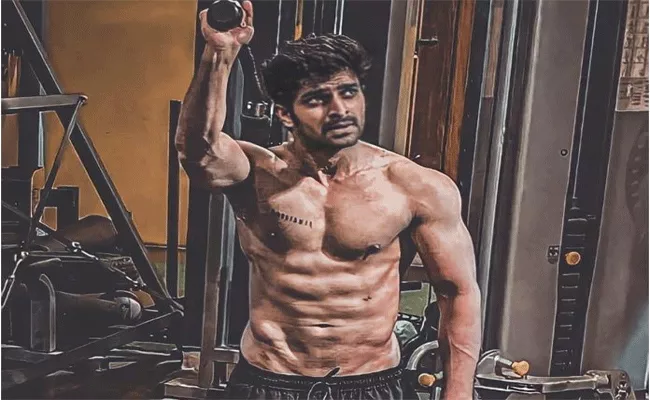 Naga Shaurya Poses In Gym Looks Macho Photo Viral In Social Media - Sakshi