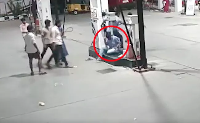 Crooks Hulchal In Guntur, Attacked On Man Who Working In Petrol Bunk - Sakshi