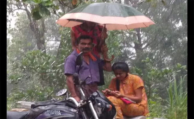 Father Affection On Her Doughter In Karnataka - Sakshi