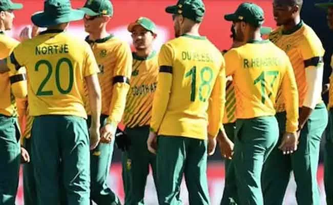 South Africa Beats West Indies by 16 Runs in Second T20I - Sakshi