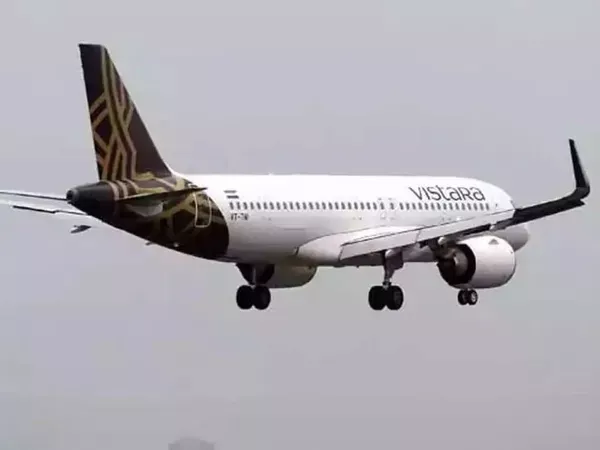 Vistara Mumbai Kolkata Flight Hits Turbulence Passengers Injuries - Sakshi
